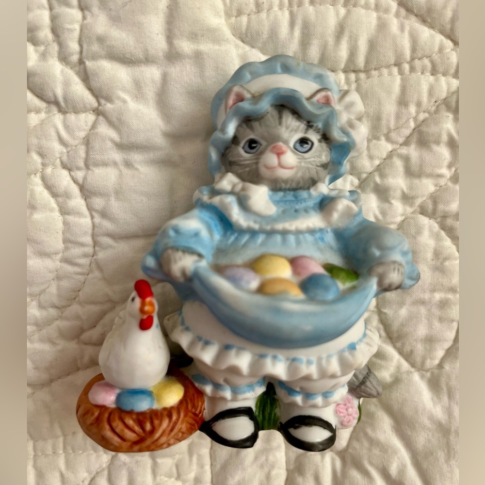 Vintage 1998 Kitty Cucumber figurine with Easter eggs and a chicken